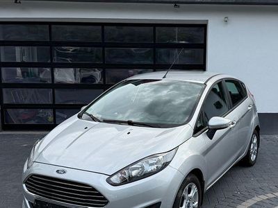 Silber Gebraucht 2013 Ford Fiesta Trend Kleinwagen | 6.190 € (Fairer Preis)