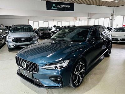 Gebraucht Volvo V60 Plus 197 PS (144 kW) 2024 Blau Kombi