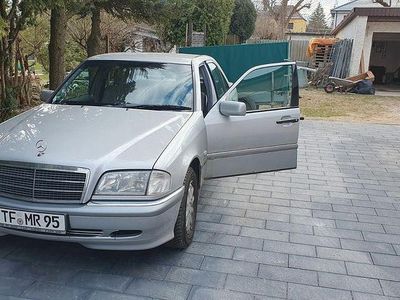Gebraucht Mercedes C240 Elegance 170 PS (125 kW) 2000 Silber Limousine