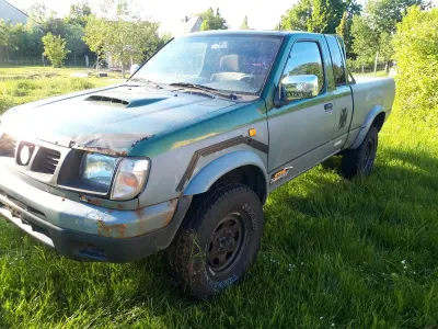 Gebraucht Nissan Navara 120 PS (88 kW) 2001 Grün Pickup