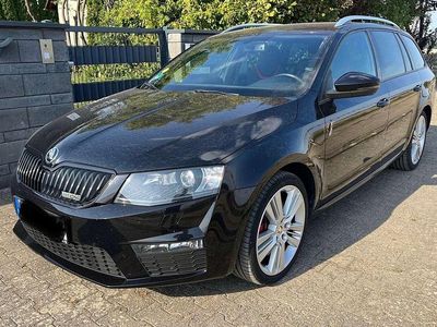Schwarz Gebraucht 2015 Skoda Octavia RS Kombi | 13.250 € (Fairer Preis)