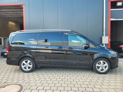 Mercedes V220