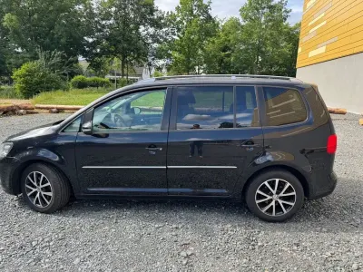 Gebraucht VW Touran Highline 105 PS (77 kW) 2010 Schwarz Van / Kleinbus