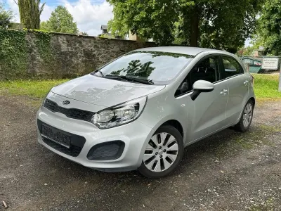 Gebraucht Kia Rio Edition 7 86 PS (63 kW) 2012 Silber Limousine