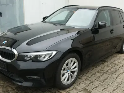 Gebraucht BMW 318 Sport Line 150 PS (110 kW) 2022 Schwarz Limousine