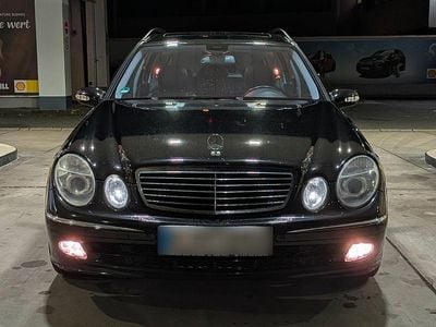 Second-hand Mercedes E280 Avantgarde 190 CP (139 kW) 2005 Negru Berlinǎ