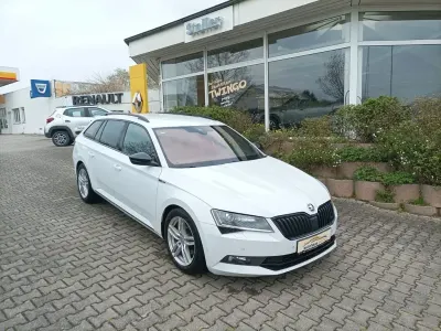 Używany Skoda Superb SportLine 190 KM (139 kW) 2017 Biały Kombi