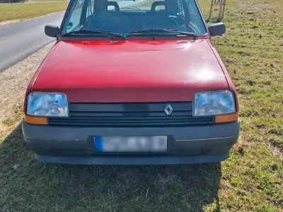 Używany Renault R5 Campus 58 KM (42 kW) 1991 Czerwony Hatchback