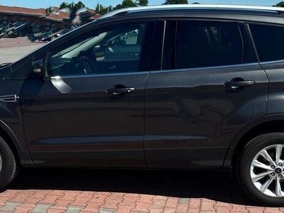 Gebraucht Ford Kuga Titanium 150 PS (110 kW) 2016 Grau SUV