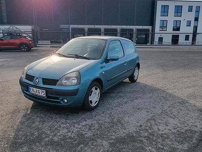 Andere farben Gebraucht 2003 Renault Clio Coupé | 1.490 € (Teuer)