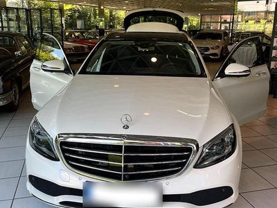 Gebraucht Mercedes C300e 211 PS (155 kW) 2019 Weiß Kombi