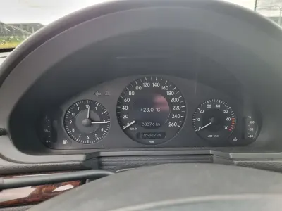 Gebraucht Mercedes E200 163 PS (119 kW) 2003 Grau Kombi