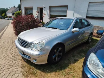 Gebraucht Mercedes C200 Avantgarde 163 PS (119 kW) 2004 Silber Limousine
