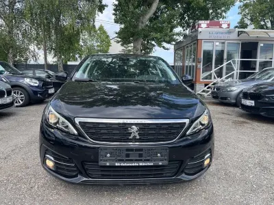 Gebraucht Peugeot 308 131 PS (96 kW) 2018 Schwarz Limousine