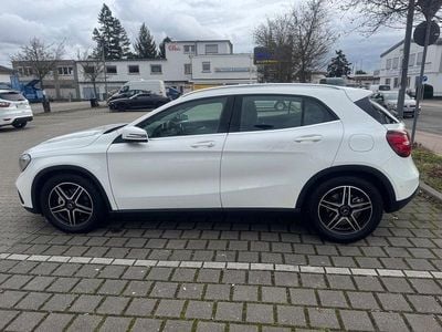 Gebraucht Mercedes GLA200 156 PS (114 kW) 2019 Weiß SUV