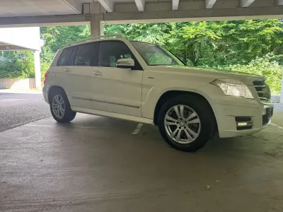 Gebraucht Mercedes GLK250 Sport Edition 204 PS (150 kW) 2010 Calcitweiss  unilack SUV