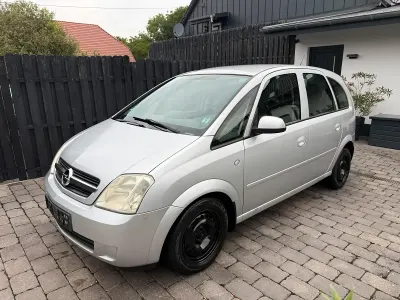 Gebraucht Opel Meriva 90 PS (66 kW) 2005 Silber Van / Kleinbus