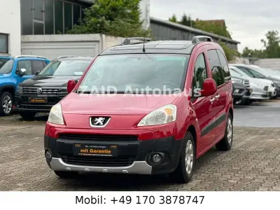 Gebraucht Peugeot Partner Tepee Family 90 PS (66 kW) 2009 Rot Van / Kleinbus