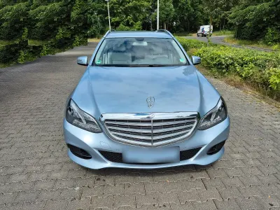 Gebraucht Mercedes E200 136 PS (100 kW) 2015 Blau Kombi