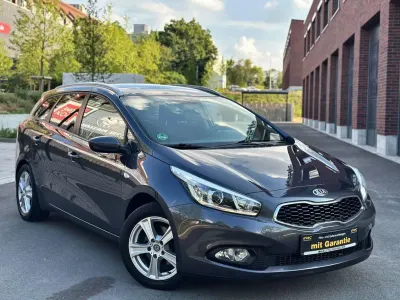 Gebraucht Kia Ceed Sportswagon Edition 7 99 PS (72 kW) 2012 Grau Kombi