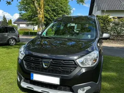 Gebraucht Dacia Dokker Stepway 131 PS (96 kW) 2019 Schwarz Van / Kleinbus