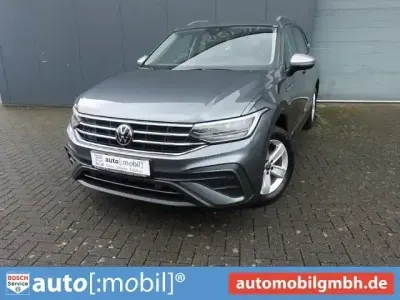 Gebraucht VW Tiguan Allspace Life 150 PS (110 kW) 2023 Grau SUV