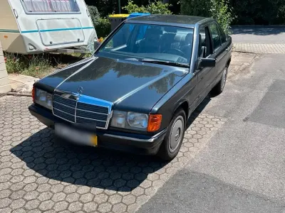 Gebraucht Mercedes 190 122 PS (89 kW) 1986 Schwarz Limousine