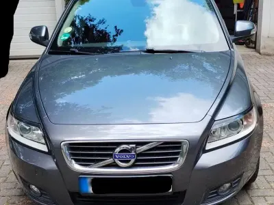Gebraucht Volvo V50 Momentum 150 PS (110 kW) 2011 Grau Kombi