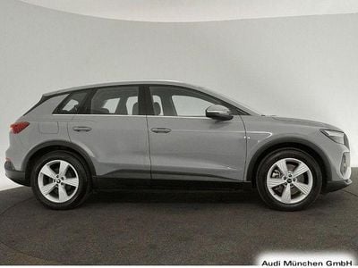 Grau Gebraucht 2022 Audi Q4 e-tron SUV | 26.800 € (Guter Preis)
