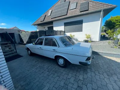 Gebraucht Mercedes 230 136 PS (100 kW) 1984 Weiß Limousine