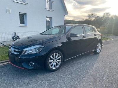 Usata Mercedes A180 Urban 122 CV (89 kW) 2015 Nero Utilitaria