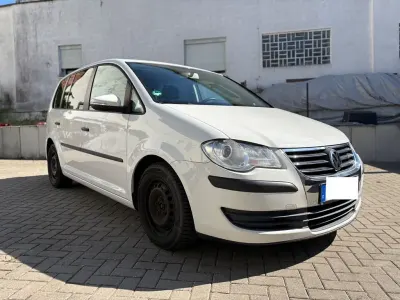 Gebraucht VW Touran 105 PS (77 kW) 2010 Weiß Van / Kleinbus