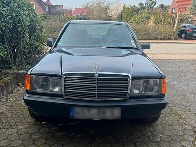 Usata Mercedes 190 122 CV (89 kW) 1985 Blu Berlina