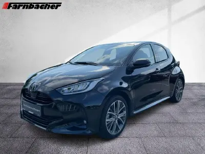 Gebraucht Toyota Yaris Hybrid Style 131 PS (96 kW) 2024 Mysticschwarz Limousine