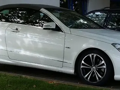 Gebraucht Mercedes E350 Avantgarde 231 PS (169 kW) 2011 Weiß Cabrio
