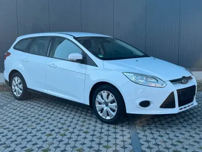 Gebraucht Ford Focus Trend 95 PS (69 kW) 2014 Weiß Limousine