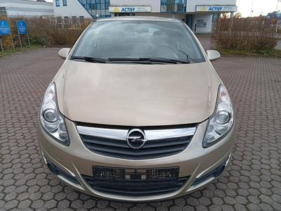 Usata Opel Corsa 80 CV (58 kW) 2008 Oro Utilitaria