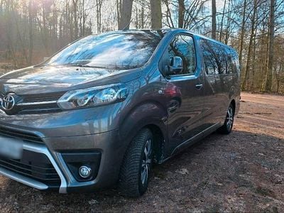 Gebraucht Toyota Proace Verso 177 PS (130 kW) 2019 Grau Kombi