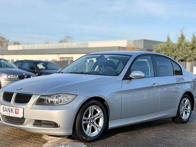 Grau Gebraucht 2008 BMW 318 Advantage Limousine | 8.490 €