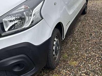 Gebraucht Renault Trafic Komfort 145 PS (106 kW) 2017 Gletscherweiss Van / Kleinbus