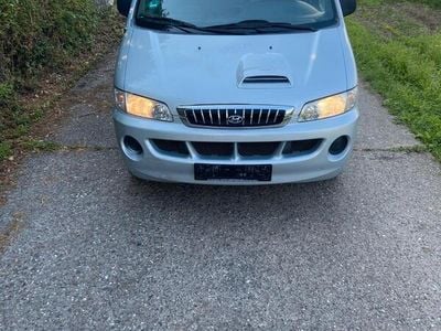 Hyundai H-1