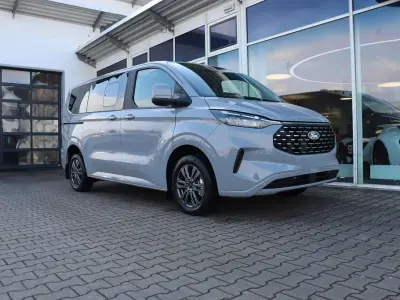 Ny Ford Tourneo Titanium 170 HK (125 kW) 2026 Grå MPV