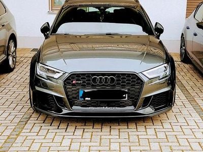 Grau Gebraucht 2019 Audi RS3 Black Edition Limousine | 34.599 € (Guter Preis)
