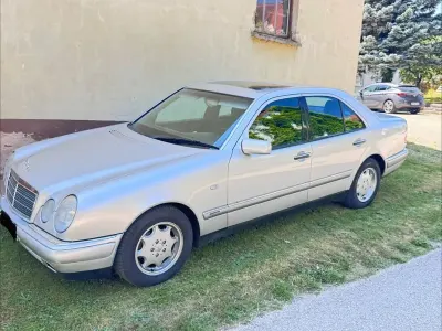 Gebraucht Mercedes E220 Classic 95 PS (69 kW) 1997 Grau Limousine