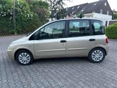Usata Fiat Multipla 103 CV (75 kW) 2008 Beige Monovolume