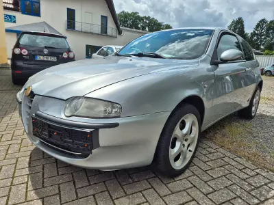 Gebraucht Alfa Romeo 147 115 PS (84 kW) 2004 Grau Kleinwagen