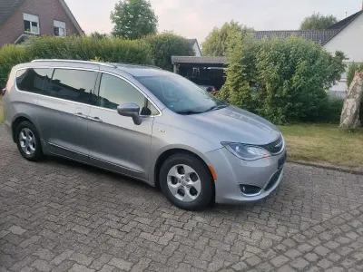 Gebraucht Chrysler Pacifica 291 PS (214 kW) 2017 Silber Van / Kleinbus