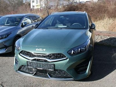 Experience green metallic Neu 2026 Kia Ceed Sportswagon GT-Line Kombi | 32.990 €