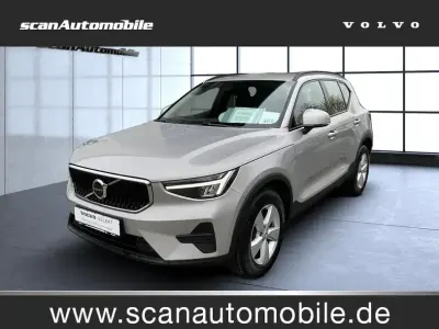 Gebraucht Volvo XC40 129 PS (94 kW) 2023 Silver dawn / (metallic) SUV