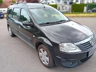Gebraucht Dacia Logan Lauréate 84 PS (61 kW) 2012 Perlmuttschwarz Kombi